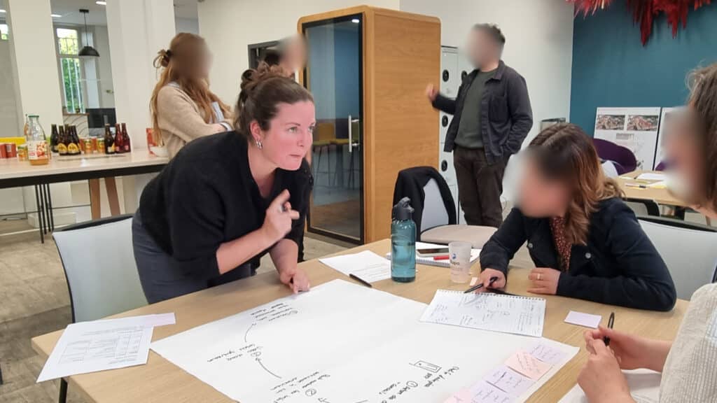 Photo d'une participante à un atelier Legal Design : un état d'esprit